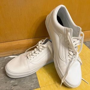 White Lace Up Old School Vans Tennis Shoes EUC Men's 8.5/Women's 10
